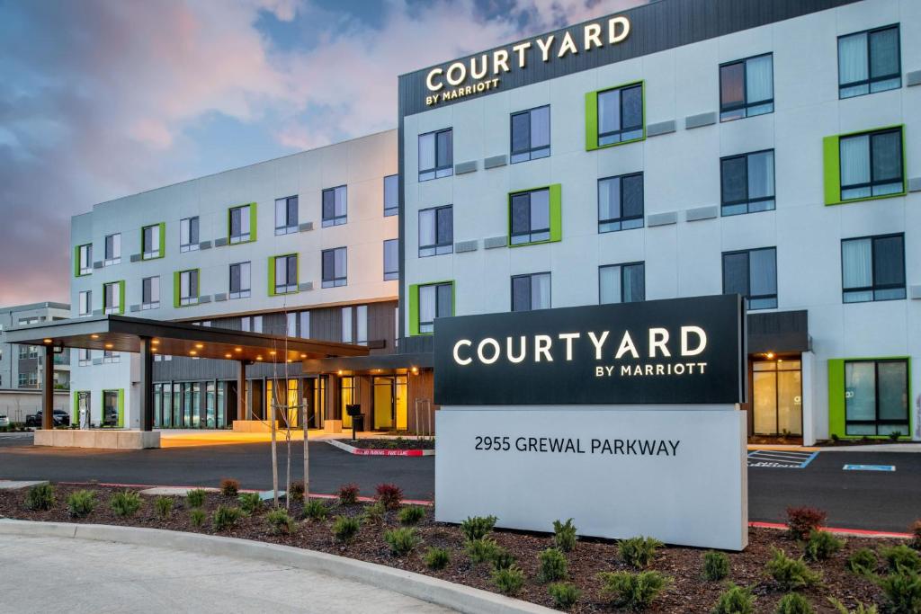 Courtyard by Marriott